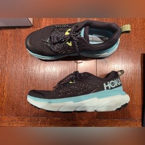 BARELY WORN: Hoka Challenger ATR 6